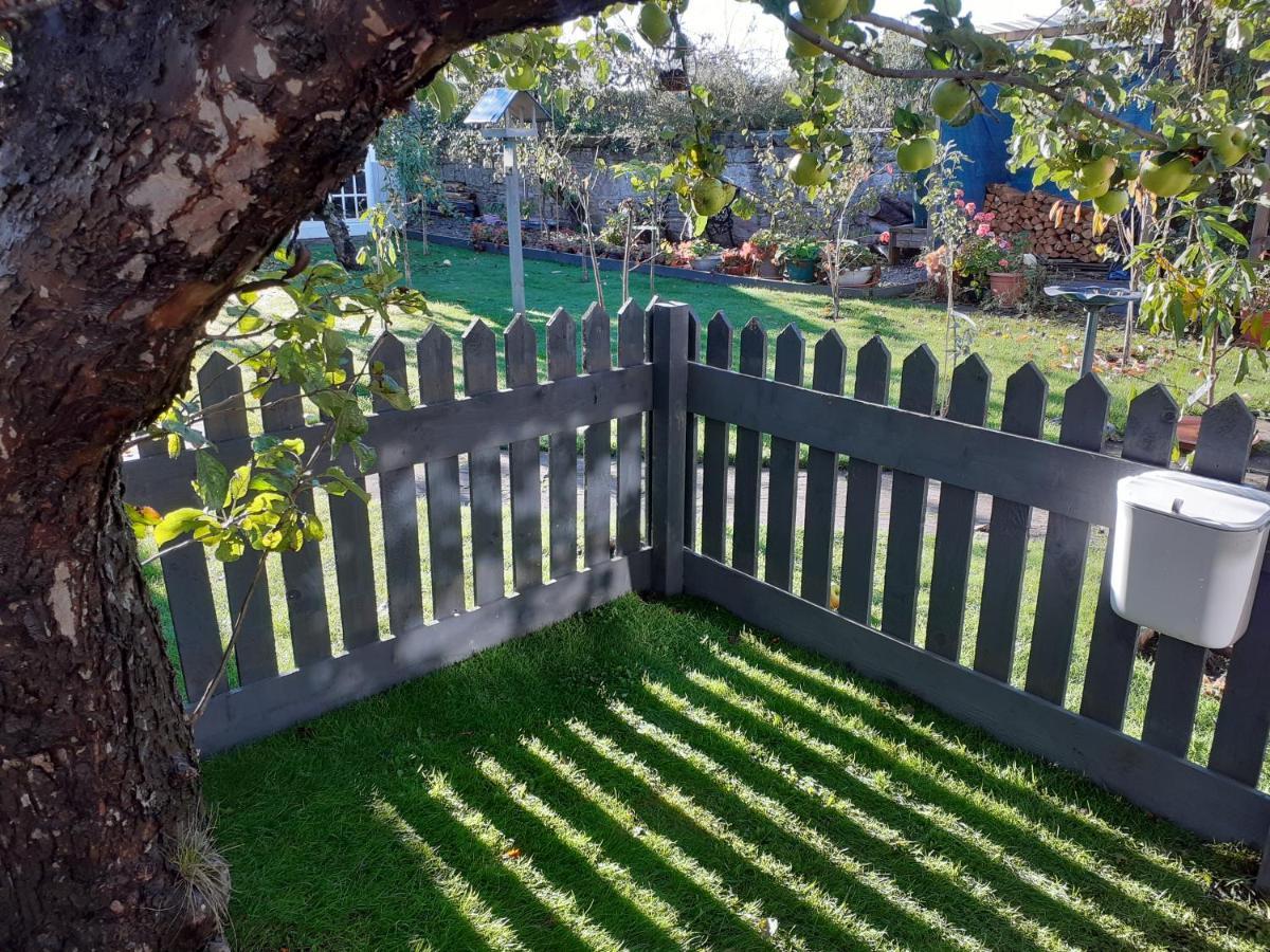 The Treehouse By Airlie Apartment แนร์น ภายนอก รูปภาพ