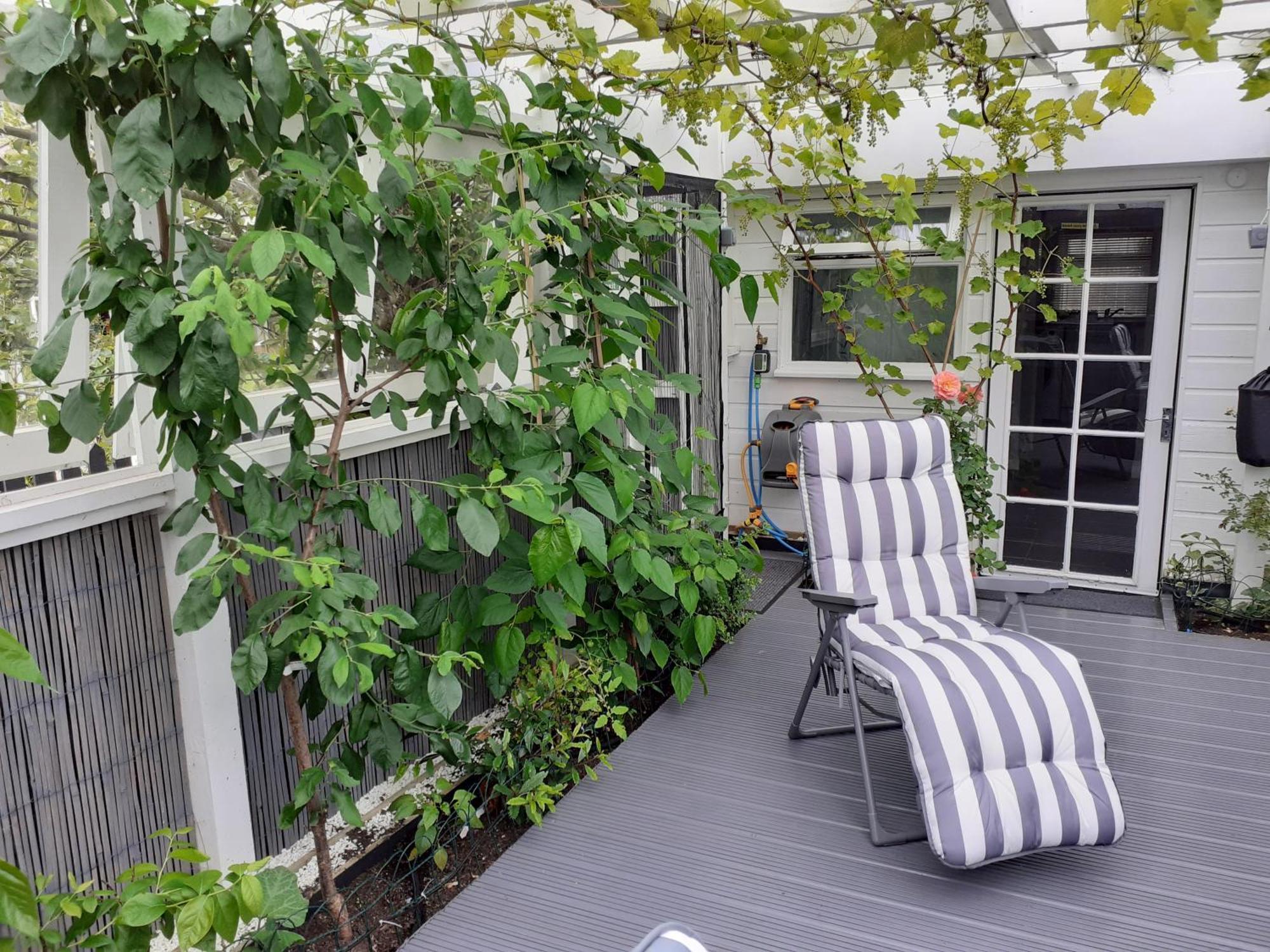 The Treehouse By Airlie Apartment แนร์น ภายนอก รูปภาพ